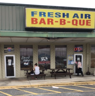 Fresh Air Bar-B-Que by null