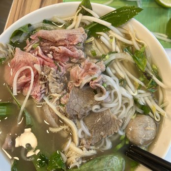 Pho Bom - Pho dac biet on our first day in Paris - Vietnamese Near Me - Paris, 75 Pho Bom - Pho dac biet on our first day in Paris - Vietnamese Near Me - Paris, 75