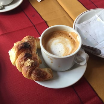 Café Bar Castelar - Restaurants Near Me - Sampacho, X