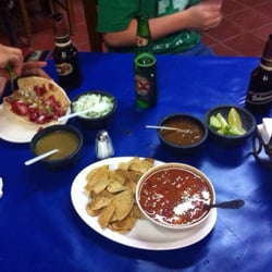 El Campanario - Frijoles charros especiales y torta de pastor con queso!!