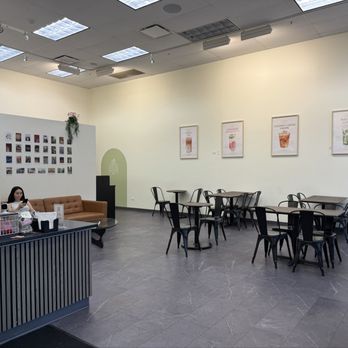 Altea Viet Coffee & Boba - Main seating - Cafes Near Me - Mount Prospect, Illinois