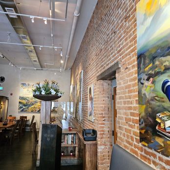 Tutu Lounge - Interior - Breakfast & Brunch Near Me - San Rafael, California