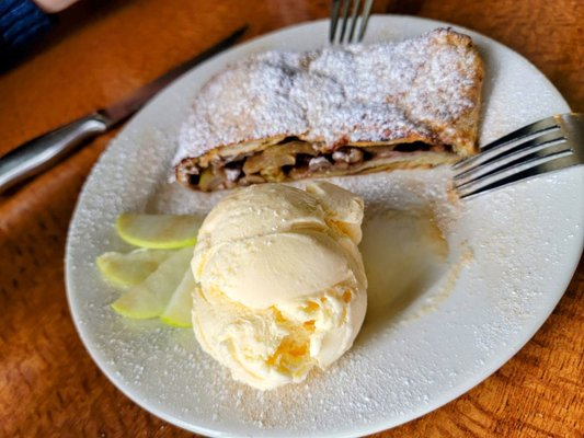 La Trattoria Bohemia by null