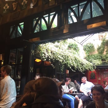 The Temple Bar - Great After Race Meal - Pubs Near Me - Dublin, D