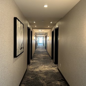 The Forester Hotel - Hallway to the rooms - Hotels Near Me - Lake Forest, Illinois The Forester Hotel - Hallway to the rooms - Hotels Near Me - Lake Forest, Illinois
