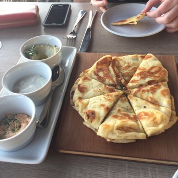 Beeside Balcony - Trio of dips is a must - Mediterranean Near Me - Del Mar, California