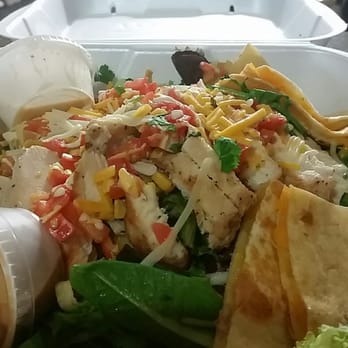 Chili's - Chicken Quesadilla Explosión Salad - Tex-Mex Near Me - Midwest City, Oklahoma Chili's - Chicken Quesadilla Explosión Salad - Tex-Mex Near Me - Midwest City, Oklahoma