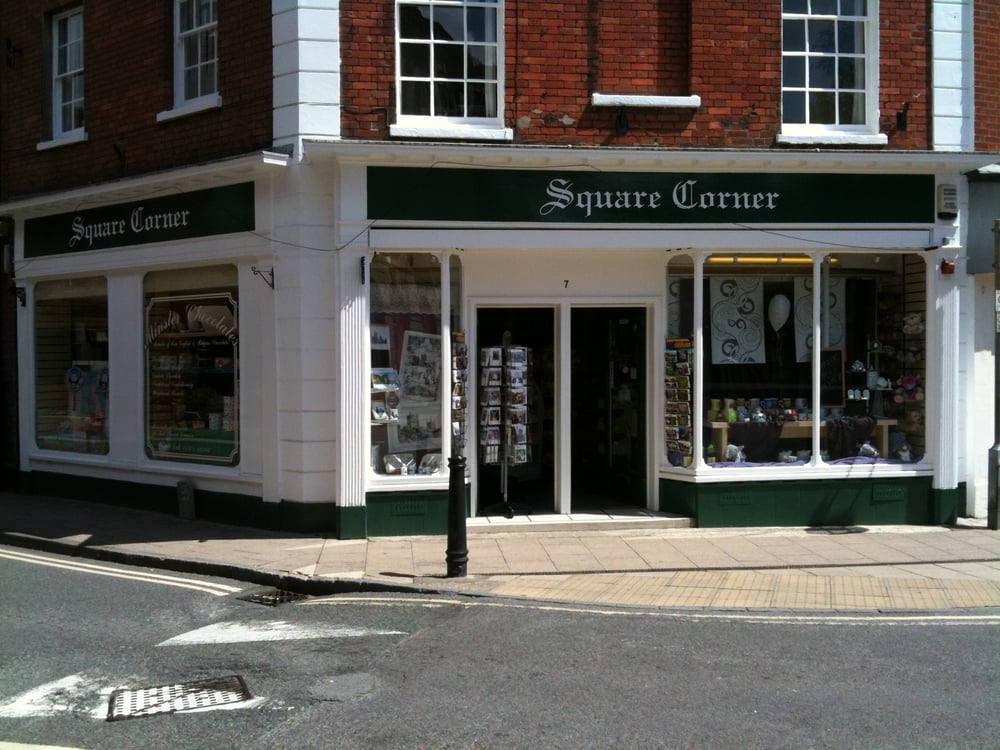 SQUARE CORNER Updated September 2024 7 The Square, Wimborne, Dorset