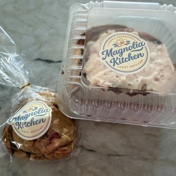 Magnolia Kitchen - Cookie and cinnamon roll - Bakeries Near Me - Bakersfield, California Magnolia Kitchen - Cookie and cinnamon roll - Bakeries Near Me - Bakersfield, California