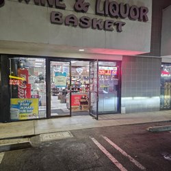 Wine 'N Liquor Basket