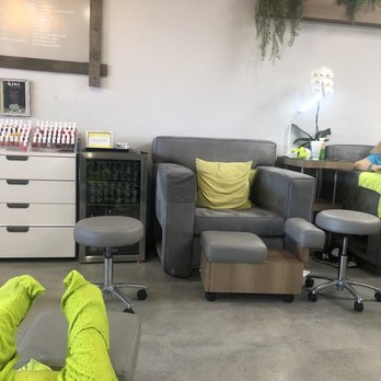 Bellacures - Comfy chair and hot towel wrap - Nail Salons Near Me - Santa Monica, California Bellacures - Comfy chair and hot towel wrap - Nail Salons Near Me - Santa Monica, California