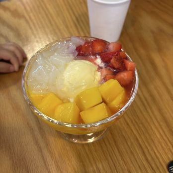Mango Mango Desserts - A1 Special Mango Juice Sago & Pomelo with Mango Ice Cream - Desserts Near Me - Cherry Hill, New Jersey