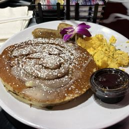 Cinnamon roll pancake plate with chicken sausage Cinnamon roll pancake plate with chicken sausage