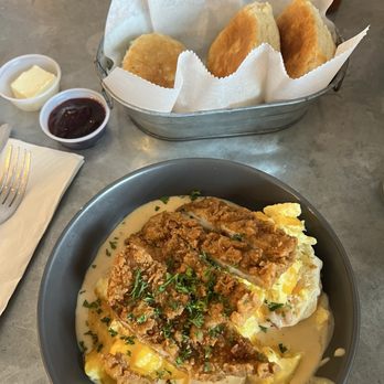 Leeland House - Biscuits and Gravy - Breakfast & Brunch Near Me - Houston, Texas Leeland House - Biscuits and Gravy - Breakfast & Brunch Near Me - Houston, Texas