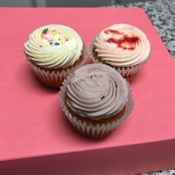 Q's Cakes & Cafe - Vanilla cupcake, strawberry cupcake & lemon blueberry cupcake. My favourite was lemon blueberry fresh blueberries inside mmm.