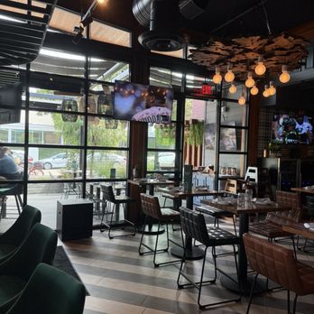 Rustic Root - Dining area and patio - New American Near Me - Solana Beach, California Rustic Root - Dining area and patio - New American Near Me - Solana Beach, California