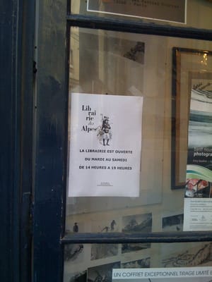 Librairie des Alpes by null