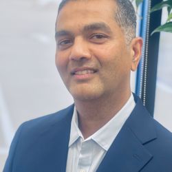 Malay Aparnath, MD - Dr. Aparnath specializes in the diagnosis and treatment of lung conditions