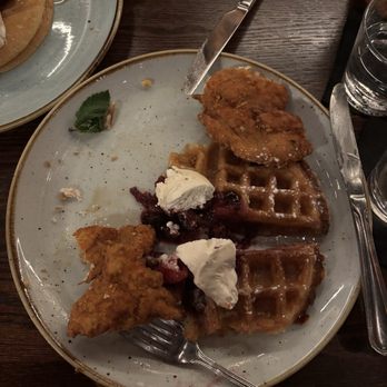 Dolly's - Chicken and Chicken & Waffle - Cocktail Bars Near Me - New York, New York