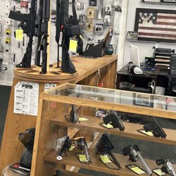 Duceys Guns & Ammo