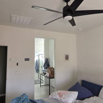 Arizona Pro Painting - Before picture of bedroom view into bathroom - Painters Near Me - Avondale, Arizona Arizona Pro Painting - Before picture of bedroom view into bathroom - Painters Near Me - Avondale, Arizona