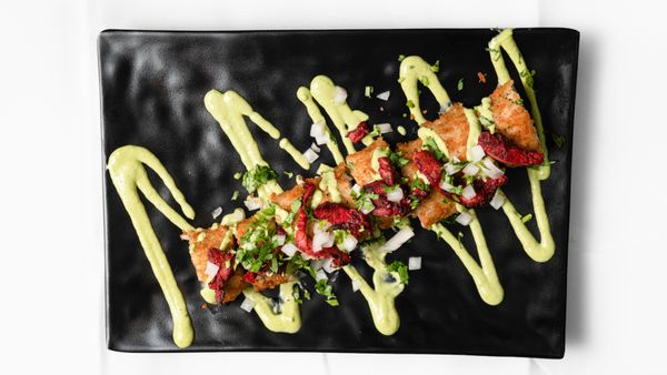 Más Chingón Cantina by null