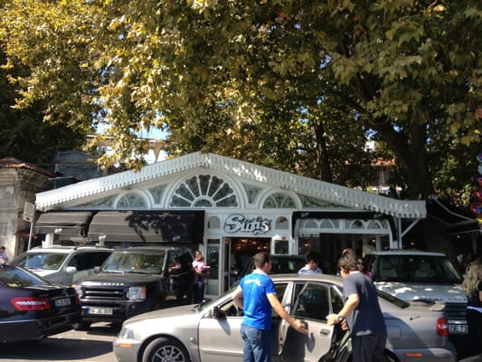 Emirgan Sütiş by null