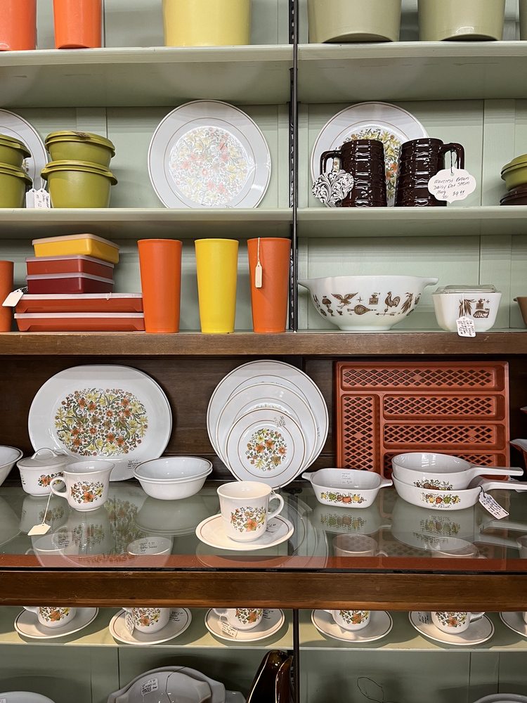Collette's Vintage & Antique Mall, Burton Roadtrippers