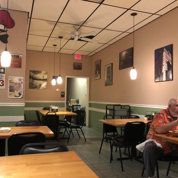 Gino's NY Style Pizzeria - The interior - Pizza Near Me - Palm Harbor, Florida