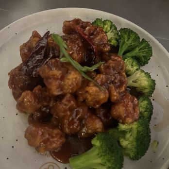 Blue Sunday Bar & Grill - General tsos - Sushi Bars Near Me - Laurel, Maryland