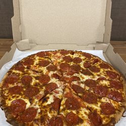 Gionino's Pizzeria of Dayton-Huffman - Chicken pizza and subs