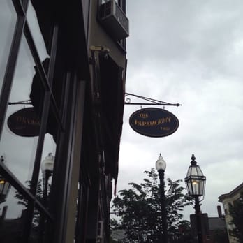 The Paramount - Tiny place in the middle of the block :) - Breakfast & Brunch Near Me - Boston, Massachusetts