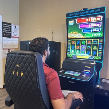 Winning Circle - Carol Stream - VIP - Bars Near Me - Carol Stream, Illinois