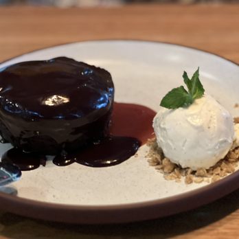 Earls Kitchen + Bar - Sticky Toffee Chocolate Pudding - New American Near Me - Somerville, Massachusetts