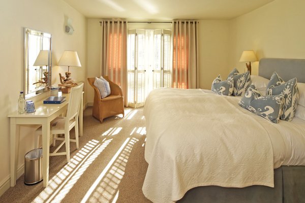 Driftwood B&B by null