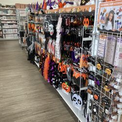 Daiso - Halloween seasonal items in front isle