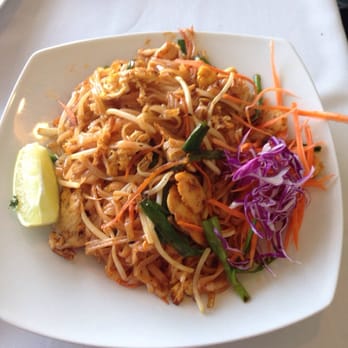 Krua Thai - Phad Thai with chicken level 3 - Thai Near Me - Chula Vista, California Krua Thai - Phad Thai with chicken level 3 - Thai Near Me - Chula Vista, California