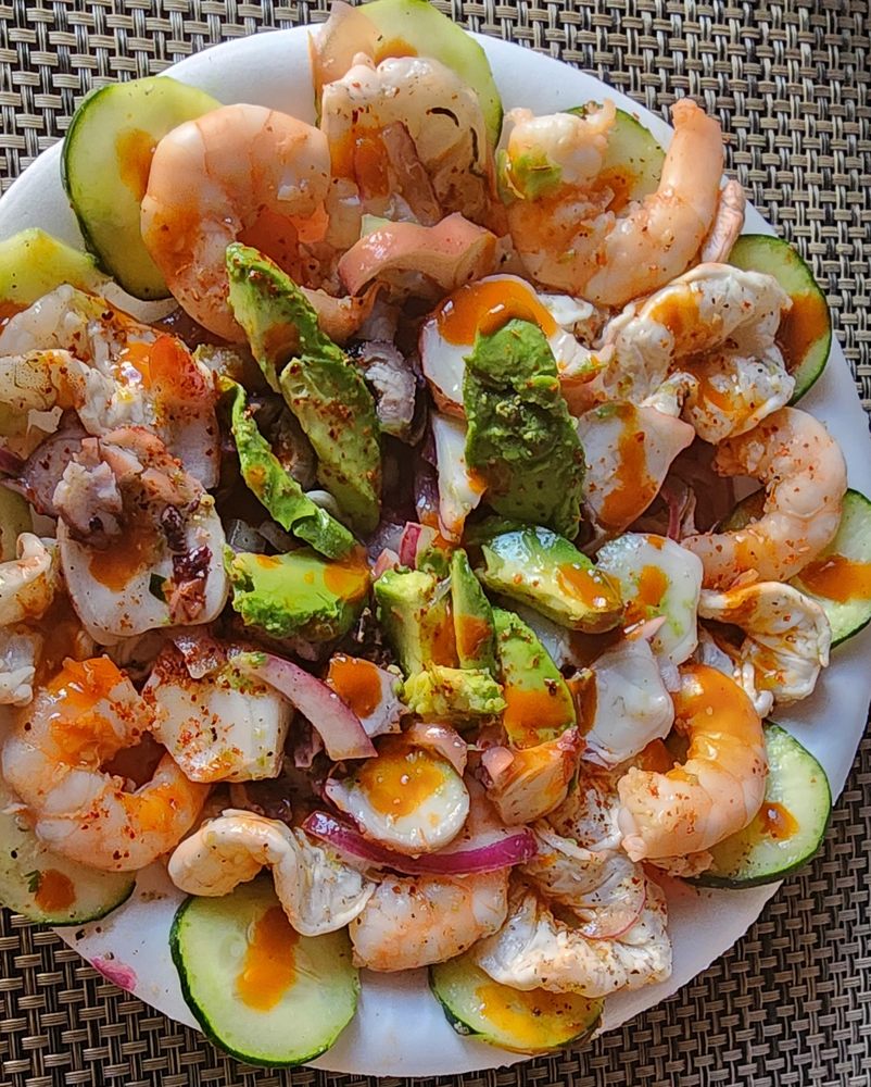 Mariscos Los Camaroneros de Nayarit Logo