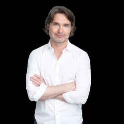 The Neuro Lounge - Dr. Tomek Pajak- Owner and Founder of The Neuro Lounge
