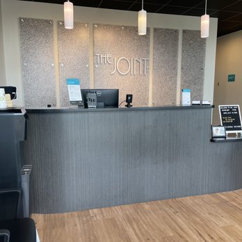 The Joint Chiropractic - Counter - Chiropractors Near Me - Overland Park, Kansas The Joint Chiropractic - Counter - Chiropractors Near Me - Overland Park, Kansas