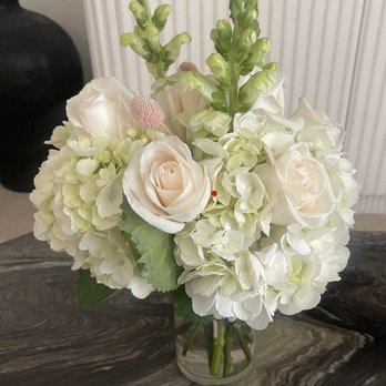 Noble Garden - This is what we got. Where is greenery, texture, and vase? - Florists Near Me - Redondo Beach, California Noble Garden - This is what we got. Where is greenery, texture, and vase? - Florists Near Me - Redondo Beach, California