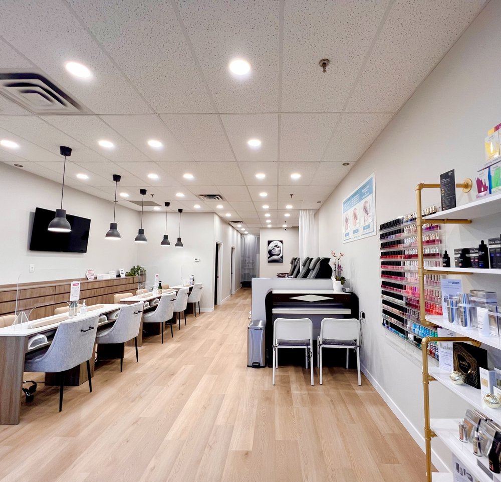 La Mer Nails and Spa Logo