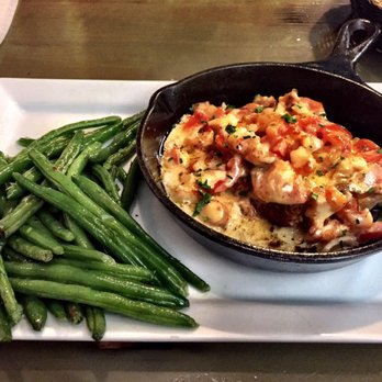 Sal's Ballyhoo's - Mahi and Shrimp skillet with green beans - Seafood Near Me - Key Largo, Florida Sal's Ballyhoo's - Mahi and Shrimp skillet with green beans - Seafood Near Me - Key Largo, Florida