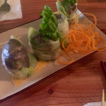 District Saigon - Vegetable summer roll - Vietnamese Near Me - Astoria, New York District Saigon - Vegetable summer roll - Vietnamese Near Me - Astoria, New York