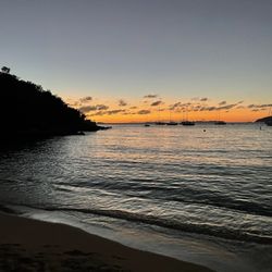 Dinghy's Beach Bar and Grill