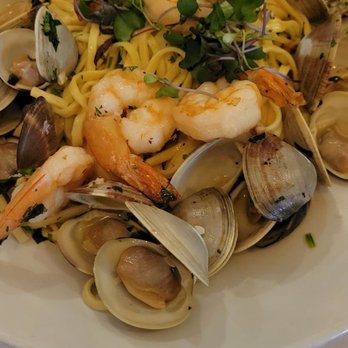 Luca West - MARE HAND MADE TAGLIATELLE * GARLIC * EVOO * CLAMS * SHRIMP * PINOT GRIGIO - Italian Near Me - Westlake, Ohio