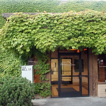 Hammerfriar - Only 1 1/2 blocks away from Healdsburg's famous Plaza. - Framing Near Me - Healdsburg, California