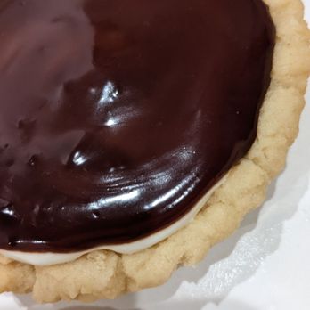 Crumbl - Main Line - Bakeries Near Me - Wynnewood, Pennsylvania