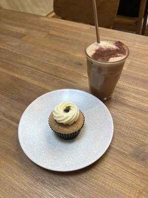 Plain Vanilla Tiong Bahru by null
