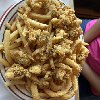 Barnacle Billy's - Fried clams - Seafood Near Me - Ogunquit, Maine